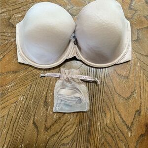 Victoria's Secret Cream T-Shirt Bra